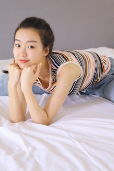 娇妻被打开双腿灌满白浆一区